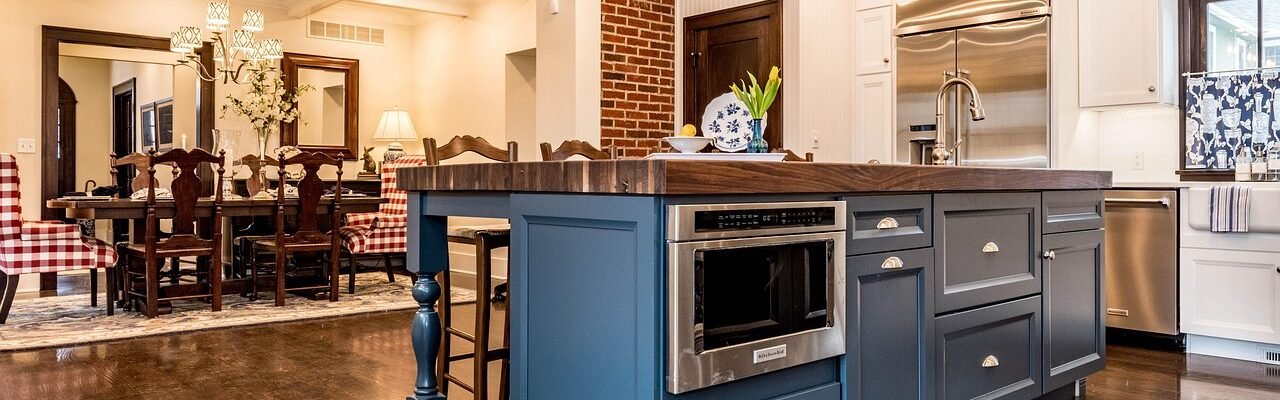 kitchen, dining room, kitchen island, microwave, brown kitchen, brown room, brown island, kitchen island, kitchen island, microwave, microwave, microwave, microwave, microwave